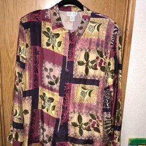 Women’s silk shirt. With shoulder pads